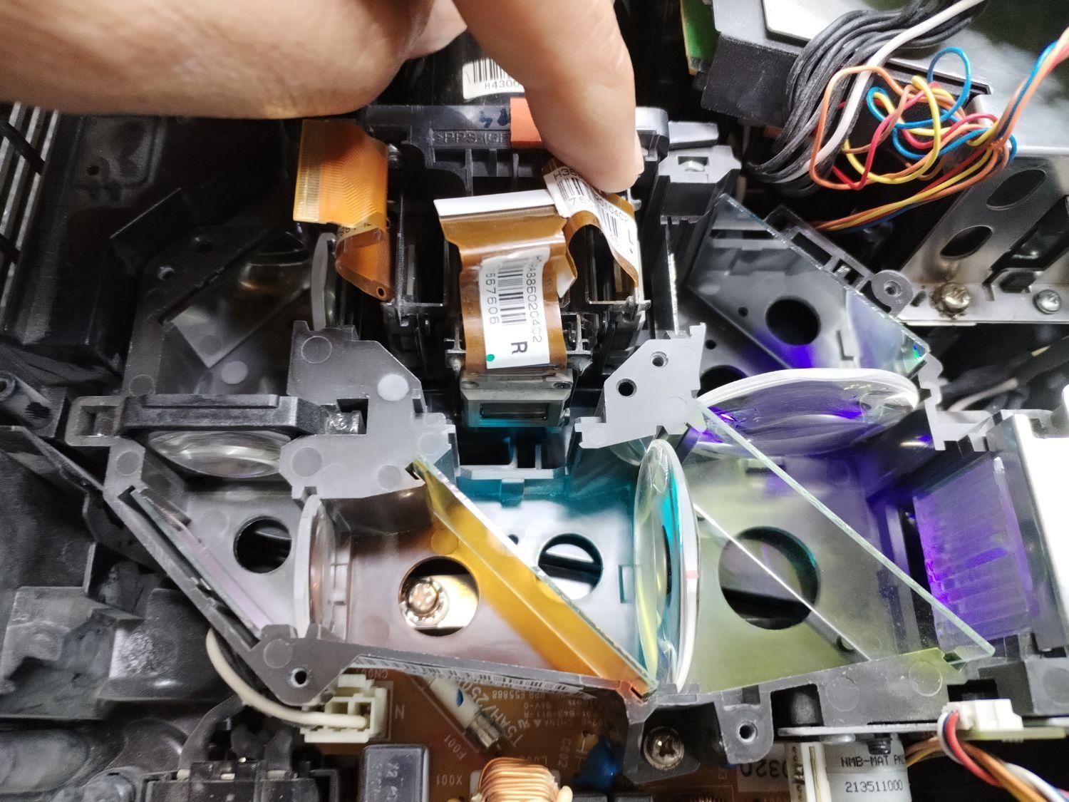 تعمیرات و نصب تخصصی انواع ویدئو پروژکتور|خدمات پیشه و مهارت|کرمان, |دیوار