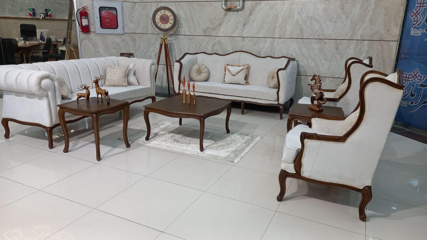 مبل کوئین ۸ نفره همراه با ناهار خوری|مبلمان خانگی و میز عسلی|شیراز, فخرآباد (دروازه کازرون)|دیوار