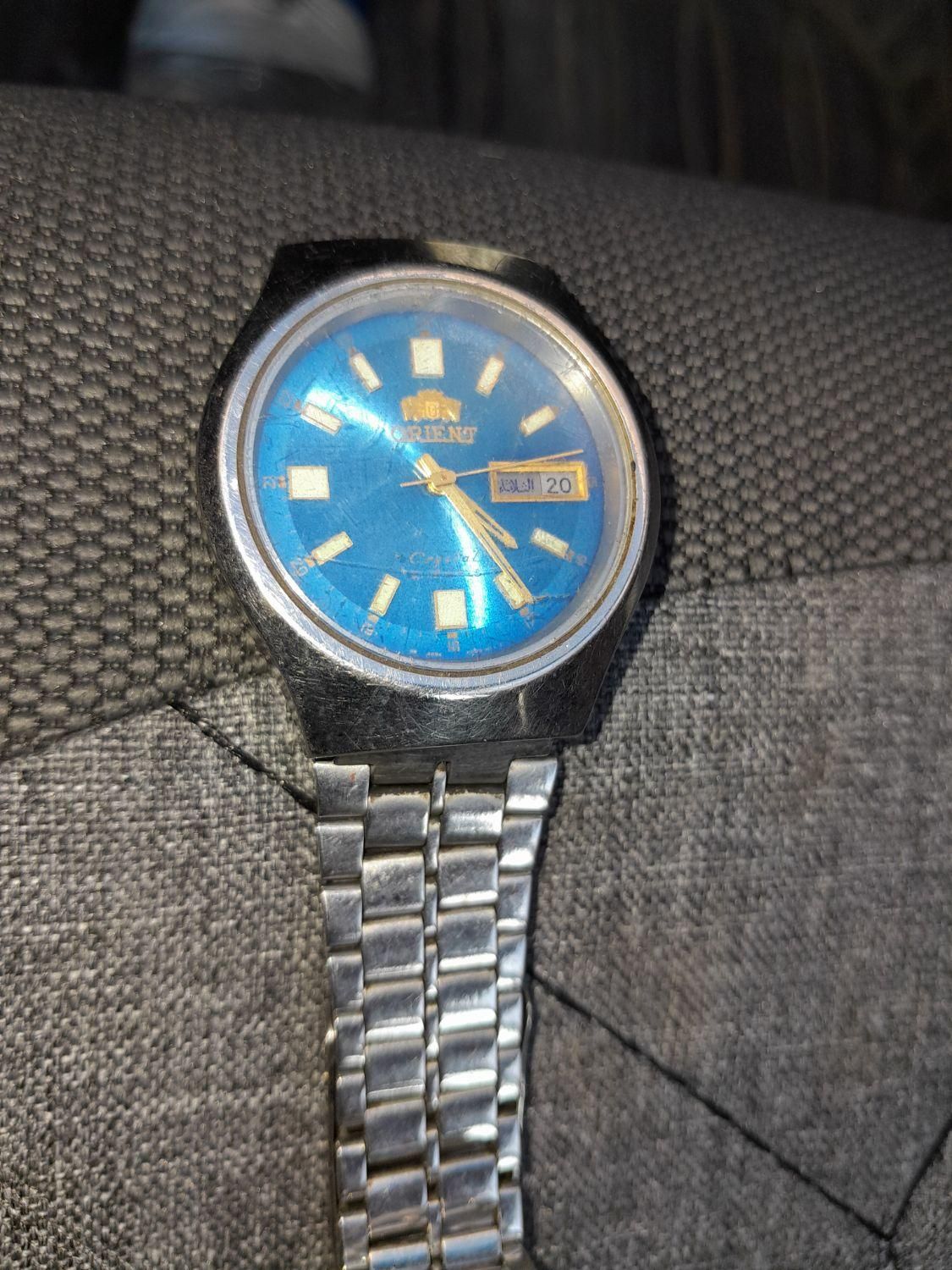 ساعت اورینت ژاپنی بانبض دست کارمیکند ضداب|ساعت|زرند, |دیوار