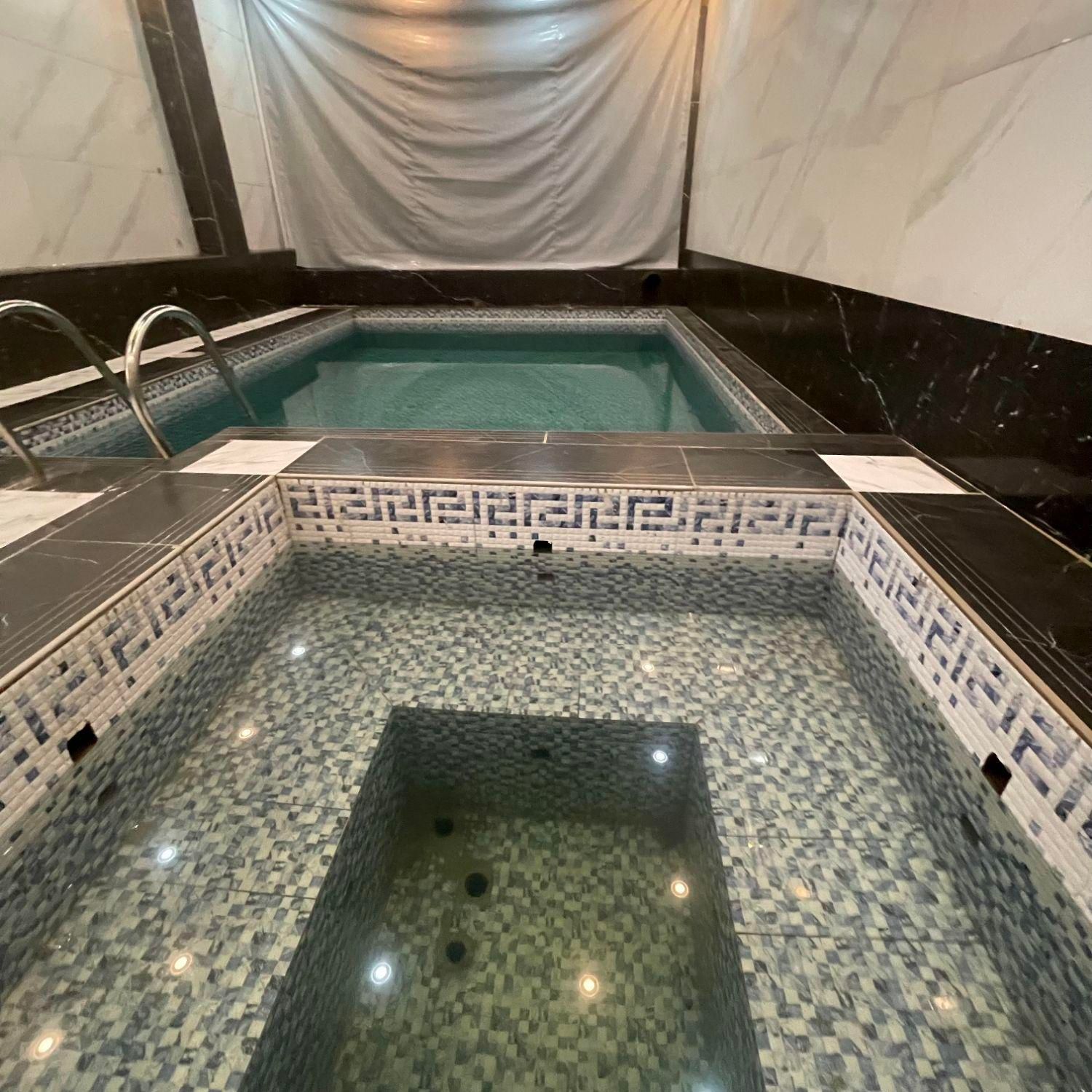 استخر سرپوشیده ابگرم و جکوزی آتشکده|اجارهٔ کوتاه‌مدت ویلا و باغ|فولادشهر, |دیوار