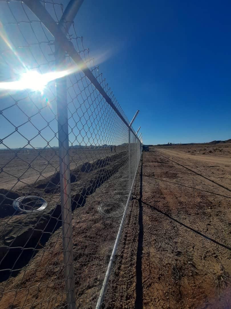 اجرای کارهای ساختمانی نیروگاه خورشیدی وفنس کشی|خدمات پیشه و مهارت|اردکان, |دیوار