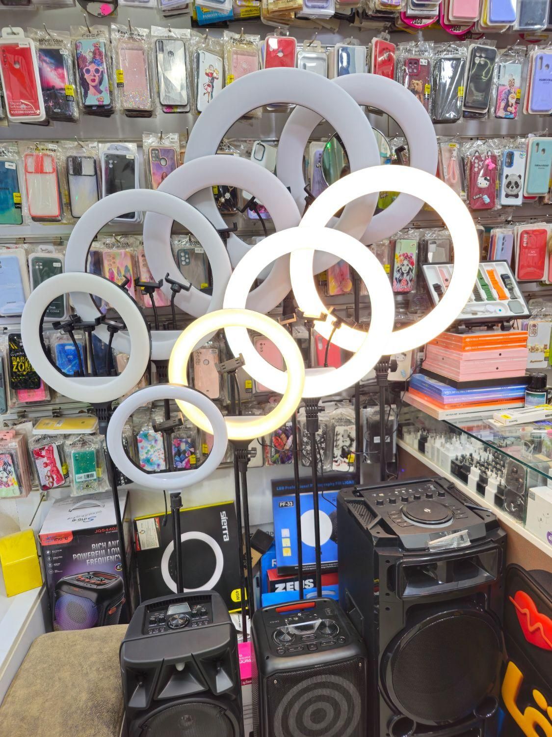 رینگ لایت و سافت لایت و انواع مدل پایه گوشی|لوازم جانبی موبایل و تبلت|سبزوار, کاشفی شمالی (دادگستری)|دیوار