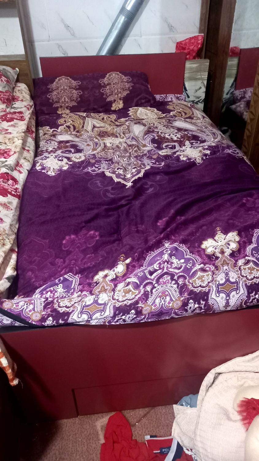 بوفه و تخت و میز کامپیوتر|بوفه، ویترین، کنسول|قرچک, زیبا شهر|دیوار