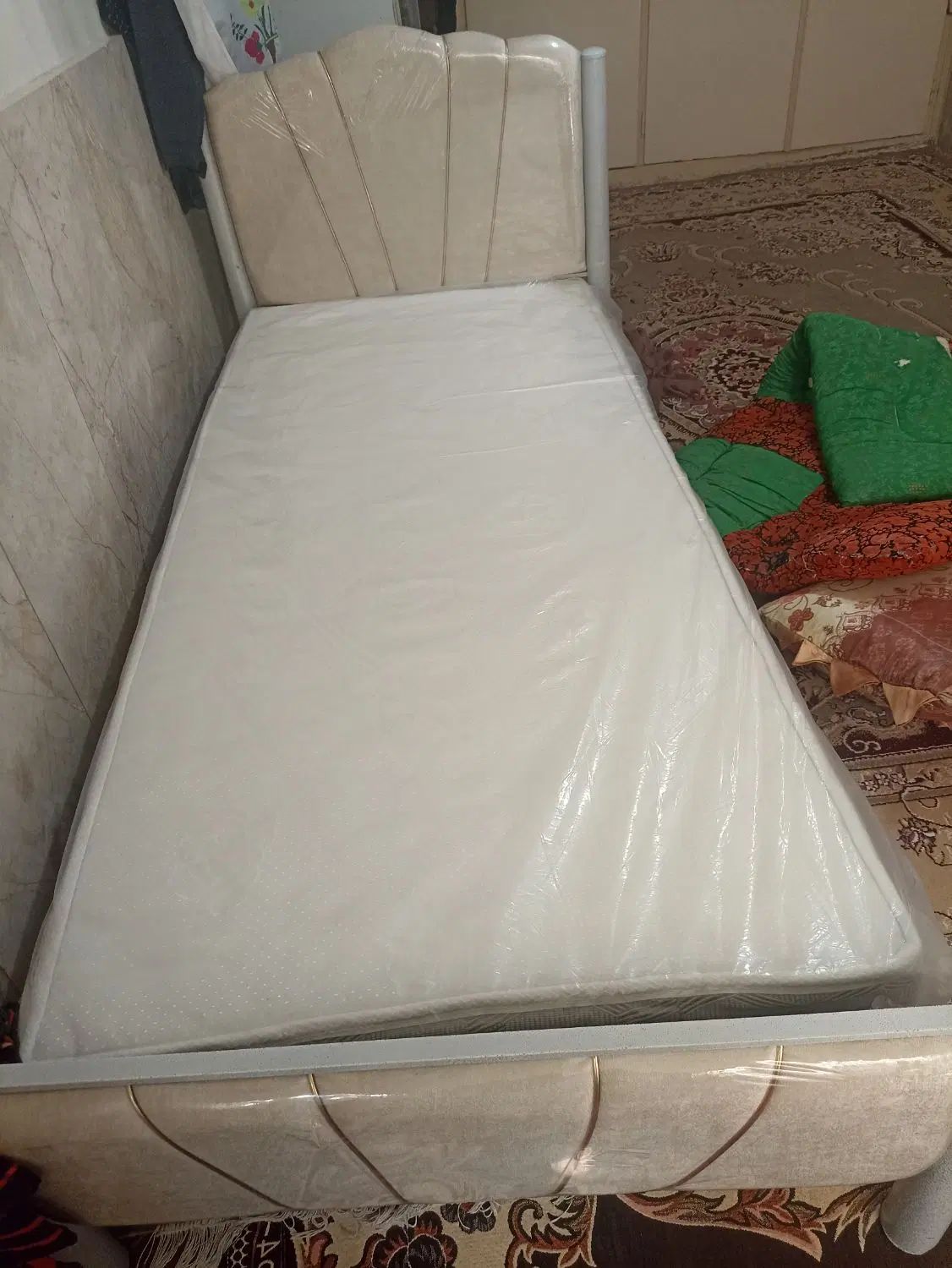 تختخواب|تشک تختخواب|مشهد, کوه سنگی|دیوار