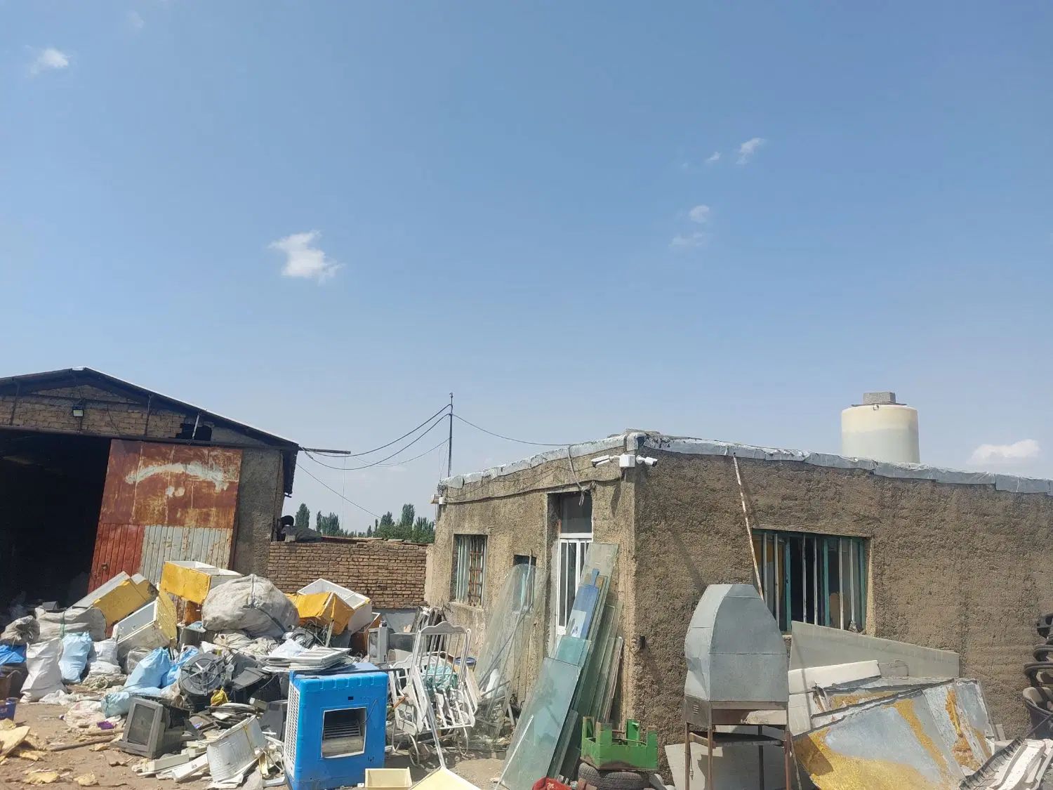 اجاره سوله ۱۶۰مترومسکونی ۵۰ متروحیاط۱۰۰۰متر|اجارهٔ دفتر کار، اتاق اداری، مطب|مرند, |دیوار