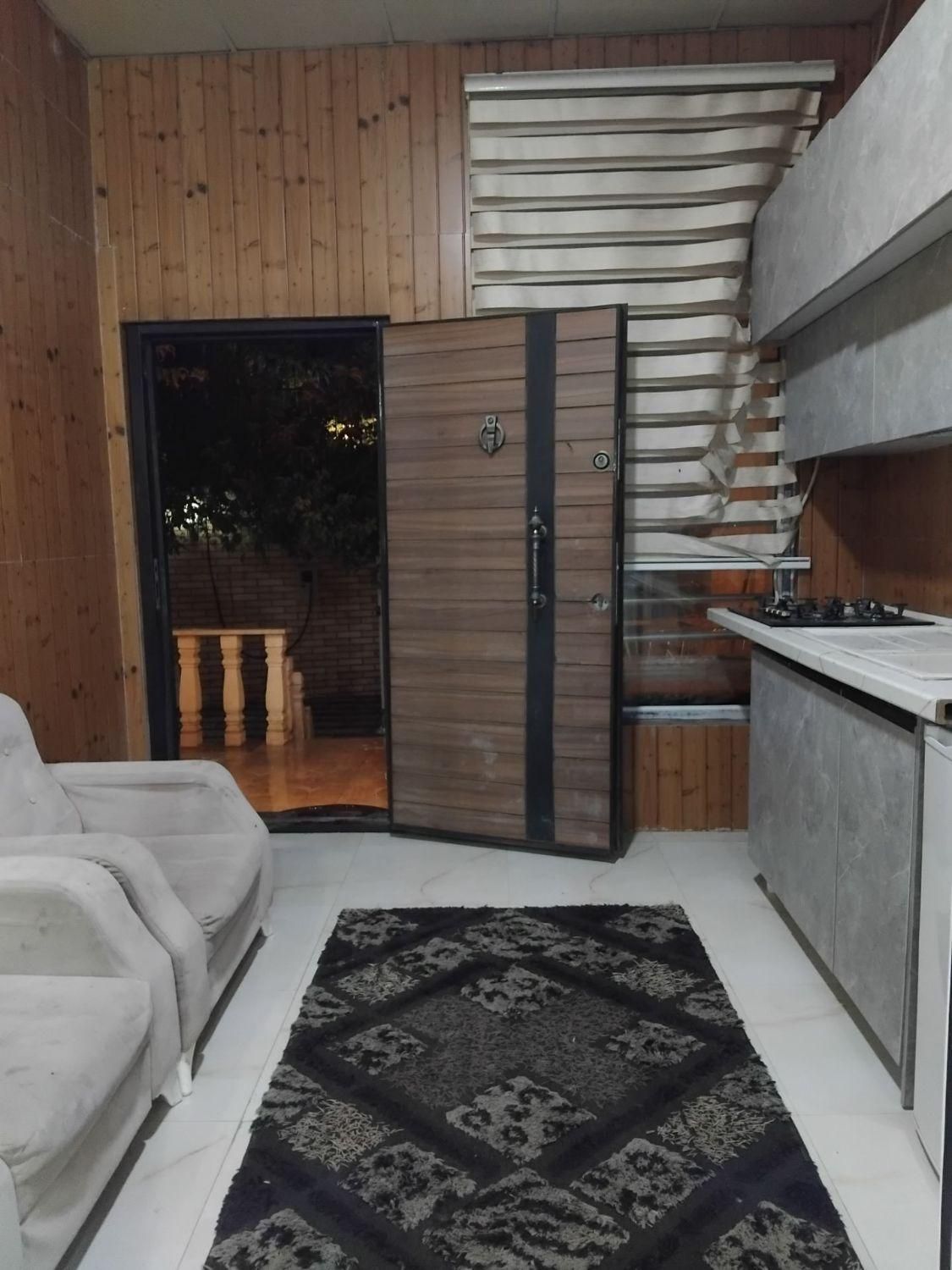 اجاره باغ ویلا|اجارهٔ کوتاه‌مدت ویلا و باغ|چهارباغ, |دیوار