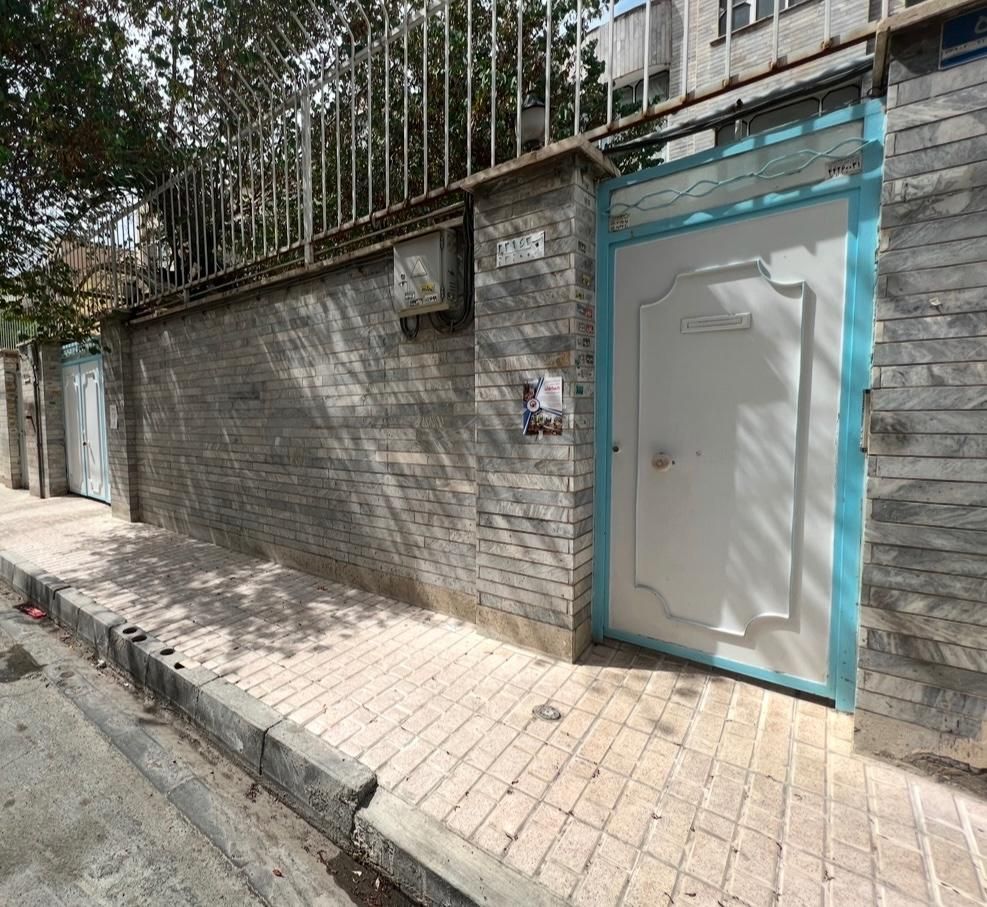 کلنگی ۱۹۰ماری دارای ۳۰۰متربناویک تجاری ۳۰متری بر۱۰|فروش زمین و ملک کلنگی|تهران, دستغیب|دیوار