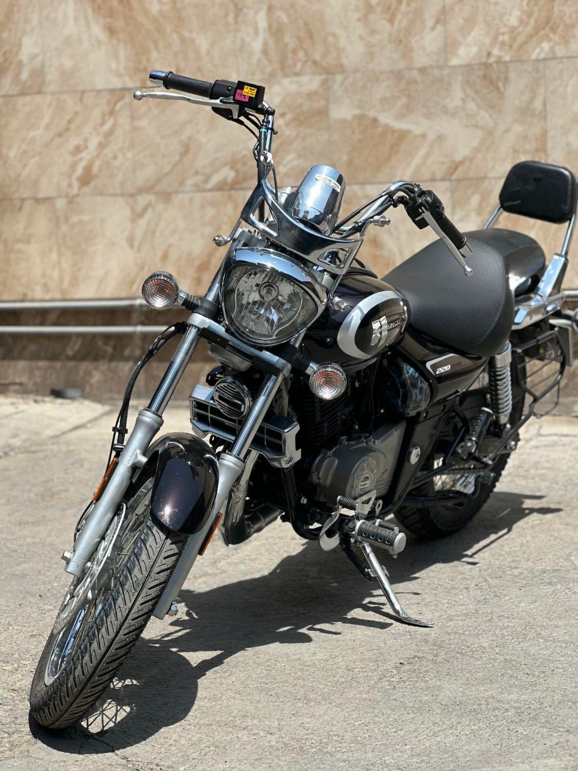 AVENGER220|موتورسیکلت|تهران, نازی‌آباد|دیوار