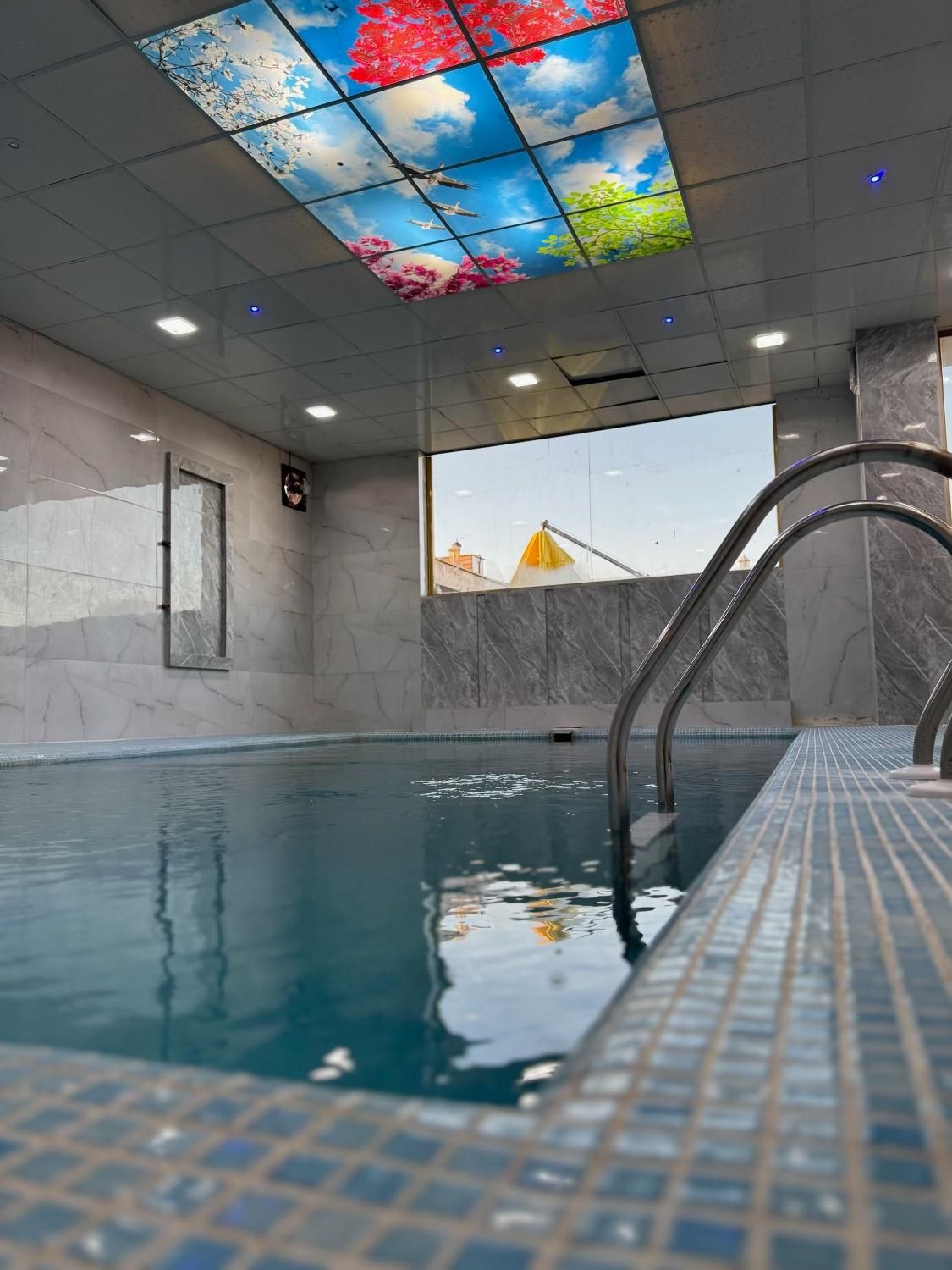 ویلای استخردار سرپوشیده|اجارهٔ کوتاه‌مدت ویلا و باغ|خرم‌آباد, |دیوار