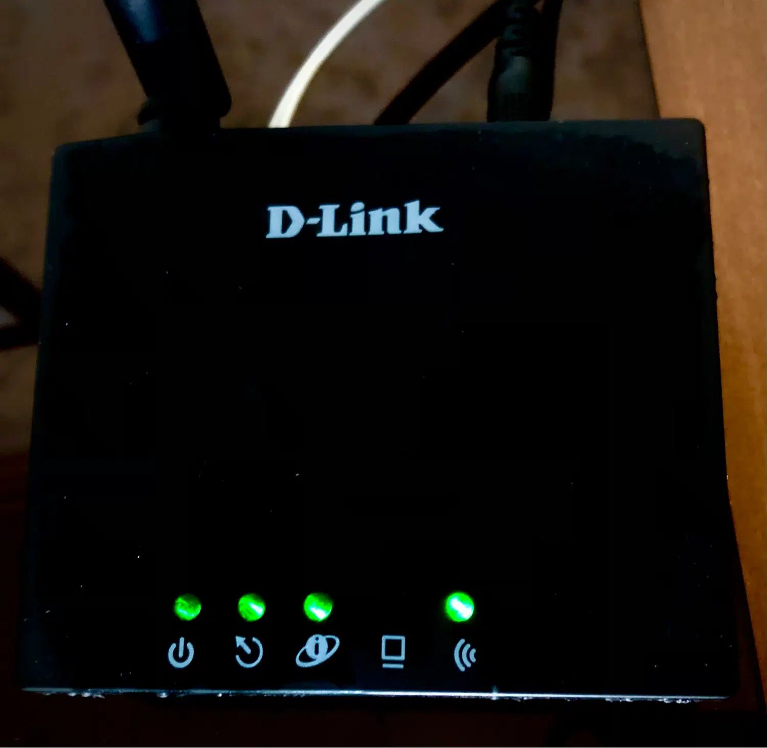 مودم دی‌لینک DSL-2700U|مودم و تجهیزات شبکه|تهران, تهرانپارس غربی|دیوار