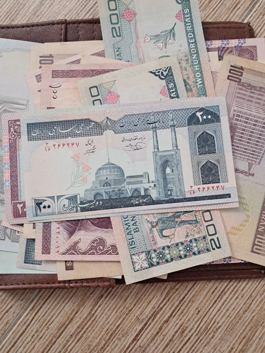 پول کلکسیونی خشک خشک|کلکسیون سکه، تمبر، اسکناس|اصفهان, قائمیه|دیوار