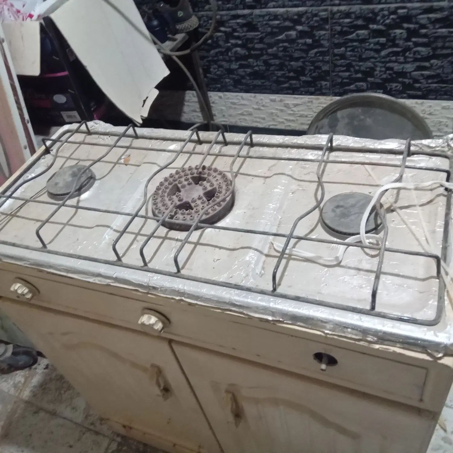 اجاق گاز سه شعله کابینت دار+پیک نیک و تعدادی وسایل|اجاق گاز و لوازم برقی پخت‌وپز|بوشهر, |دیوار