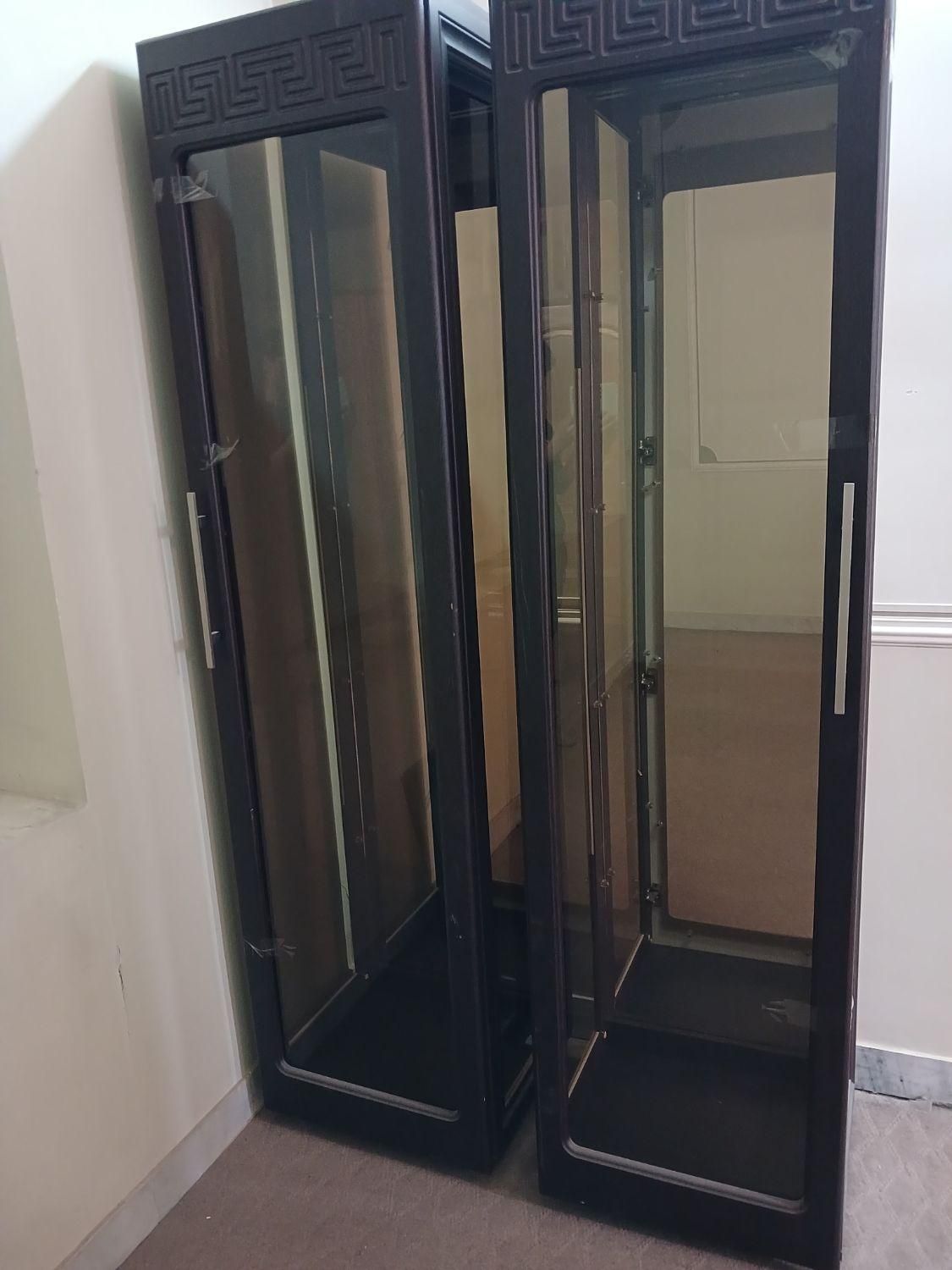 ویترین چوبی چهار طبقه|بوفه، ویترین، کنسول|شاهین‌شهر, اقبال لاهوری|دیوار