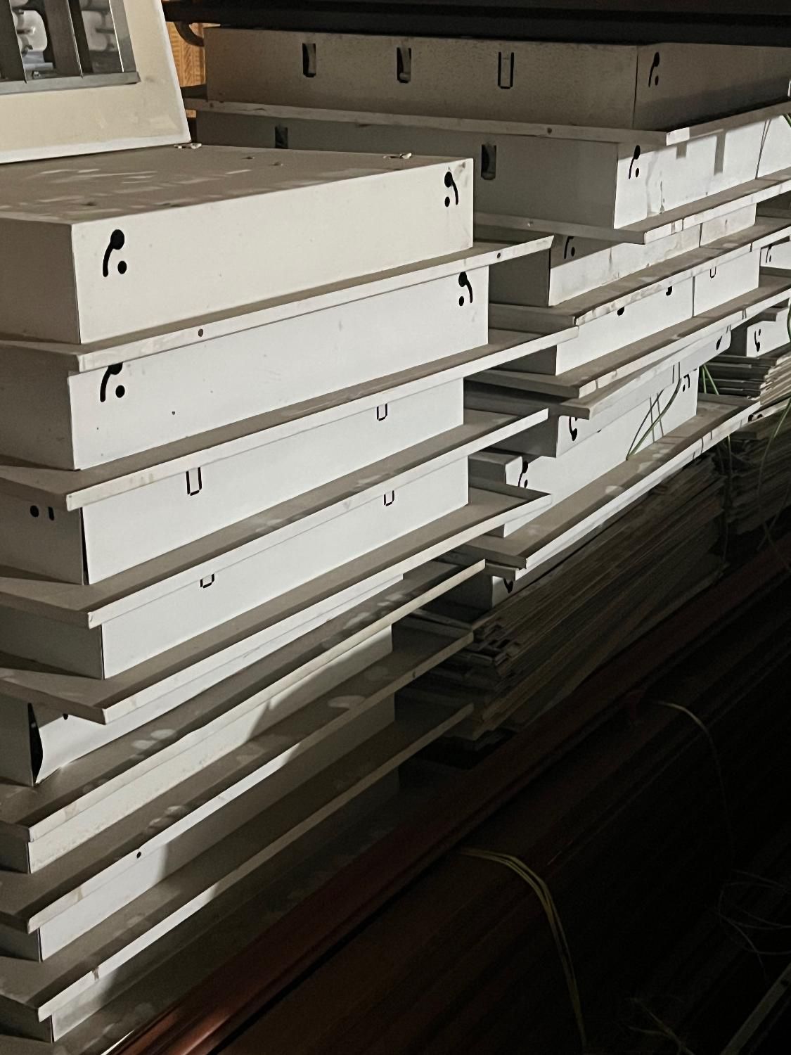 چراغ سقفی ۶۰*۶۰ جنس قدیم|لامپ و چراغ|تهران, منیریه|دیوار