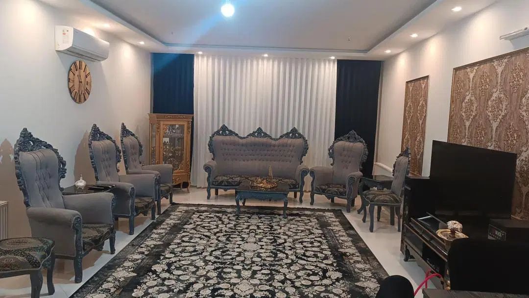 مبل تمام چوب همراه با3تا میز کناره ویک میز بزرگ|مبلمان خانگی و میز عسلی|مشهد, الهیه|دیوار