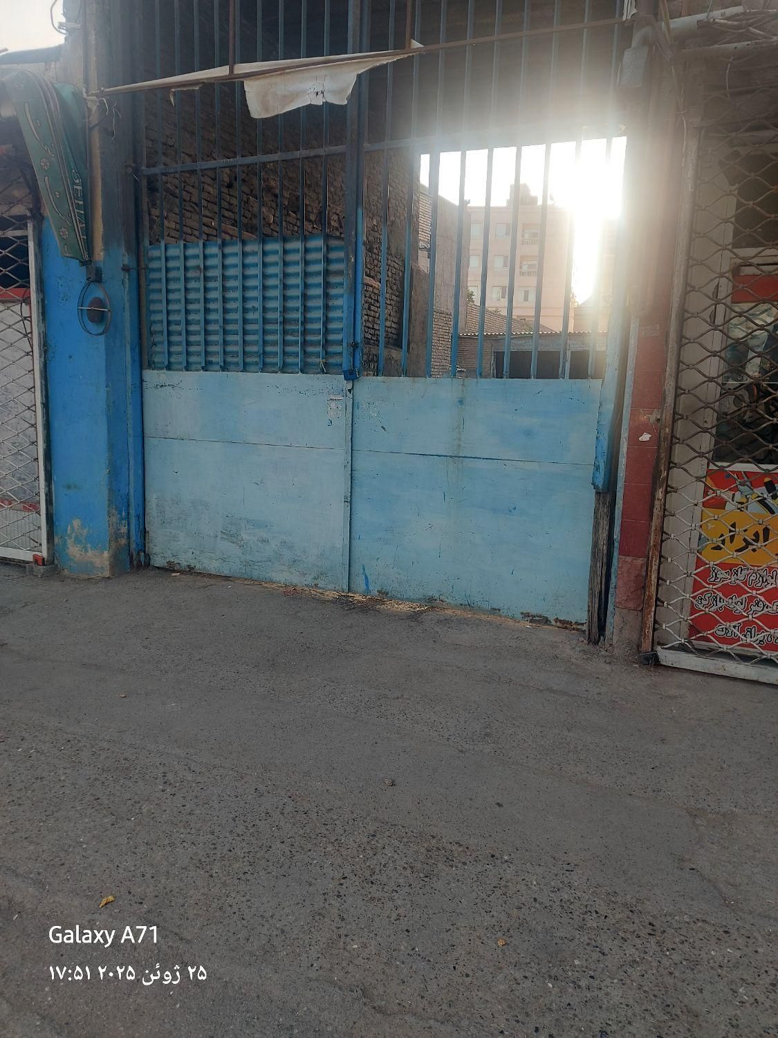 اجاره گاراژ  ۵۰۰ متری با ۳ دربند مغازه شهدا|اجارهٔ مغازه و غرفه|مشهد, عبادی|دیوار