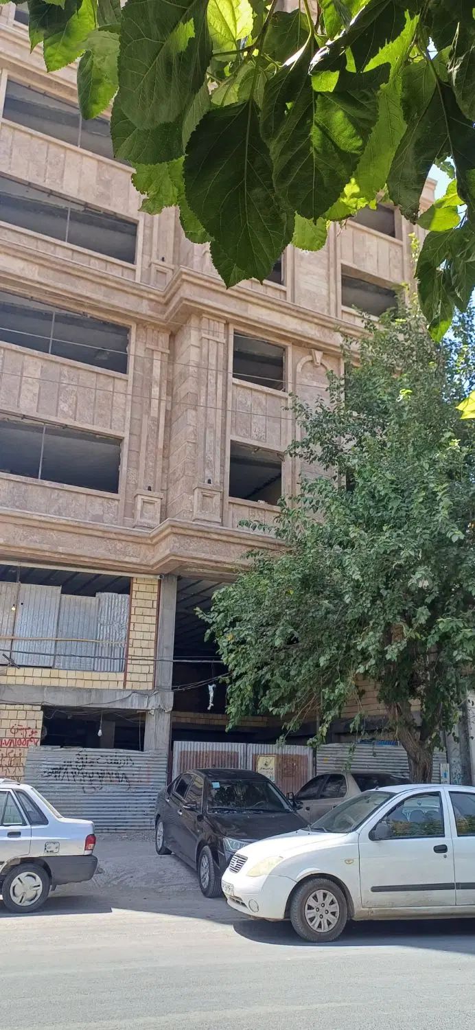 فقطبا۵میلیارد ۱۷۵متر ویو روبه طاقبستان بر بلوار زن|فروش آپارتمان|کرمانشاه, |دیوار