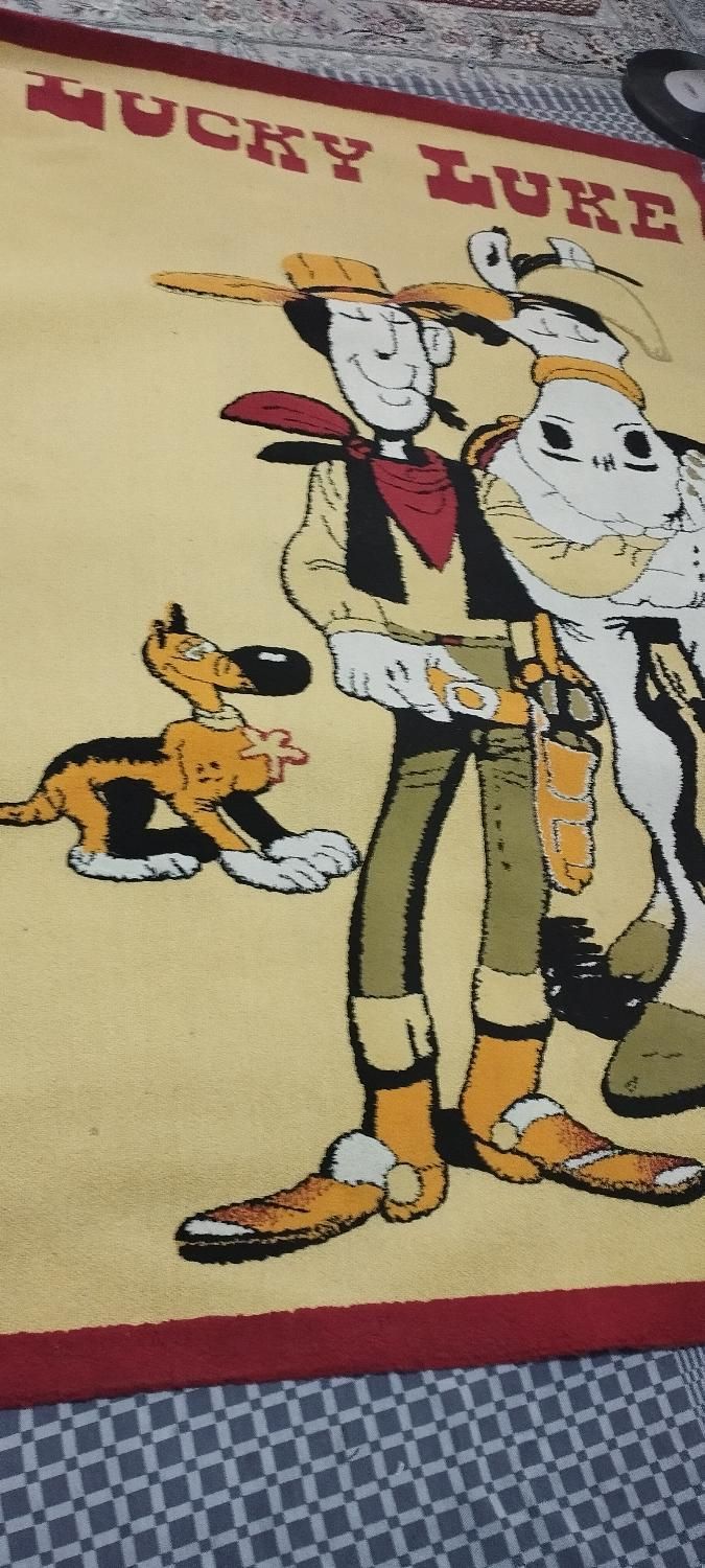 فرش و کناره فرش درحدنو . فروش فوری|فرش|قم, هفت تیر|دیوار