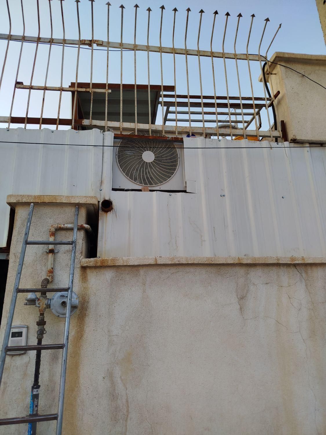 نصاب نصب کولر گازی اسپیلت|خدمات پیشه و مهارت|شیراز, قدوسی شرقی|دیوار