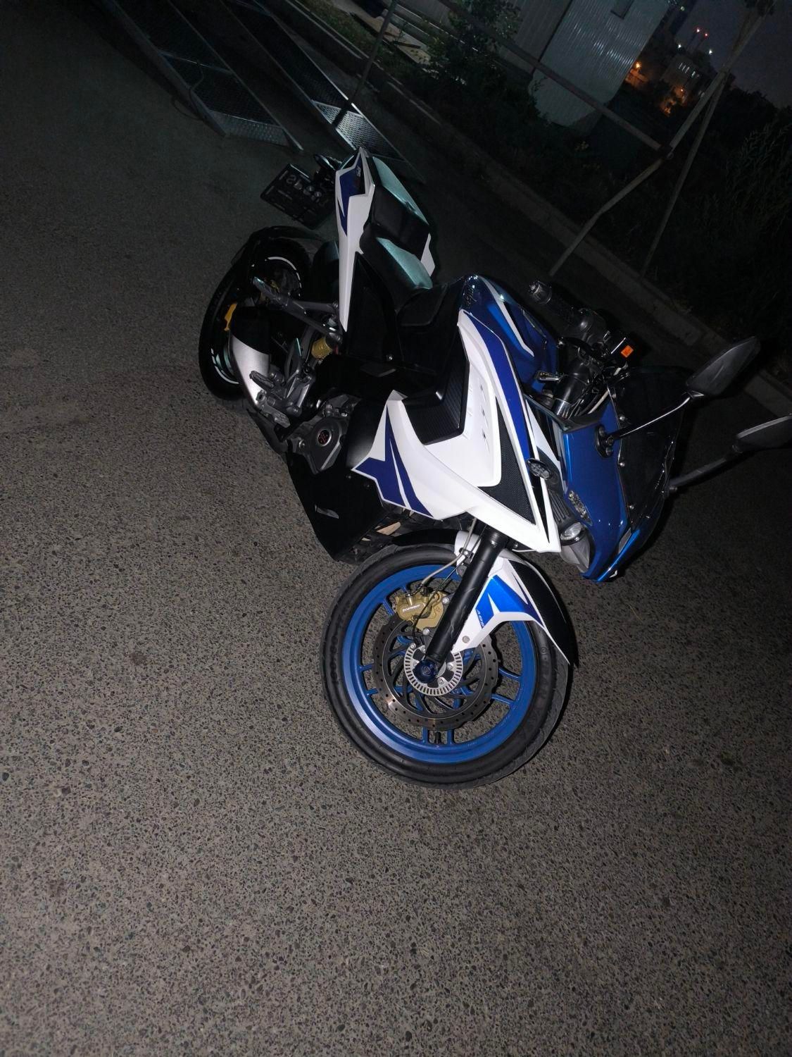RS200|موتورسیکلت|تهران, سعادت‌آباد|دیوار