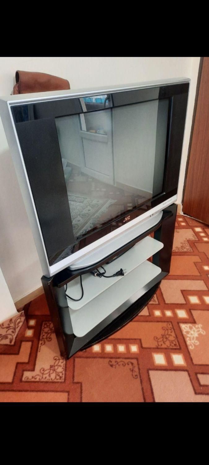 تلویزیون و میز تلویزیون|تلویزیون و پروژکتور|قزوین, |دیوار