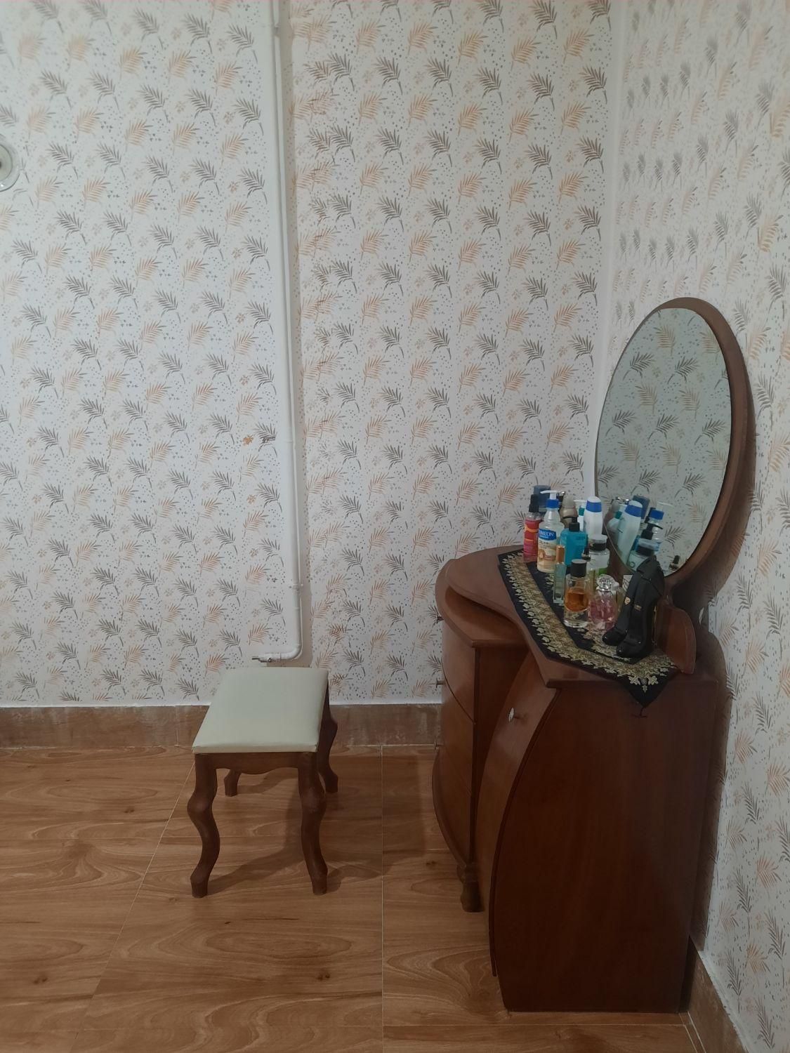 تخت خواب دونفره همراه تشک|تخت و سرویس خواب|کرمانشاه, |دیوار