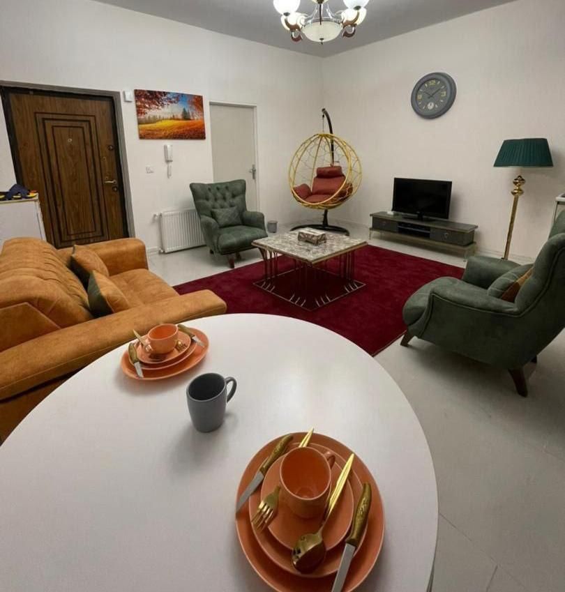 آپارتمان تک خواب با وسایل برنددر فتاحی (پلیس)|اجارهٔ کوتاهمدت آپارتمان و سوئیت|تهران, کاج|دیوار