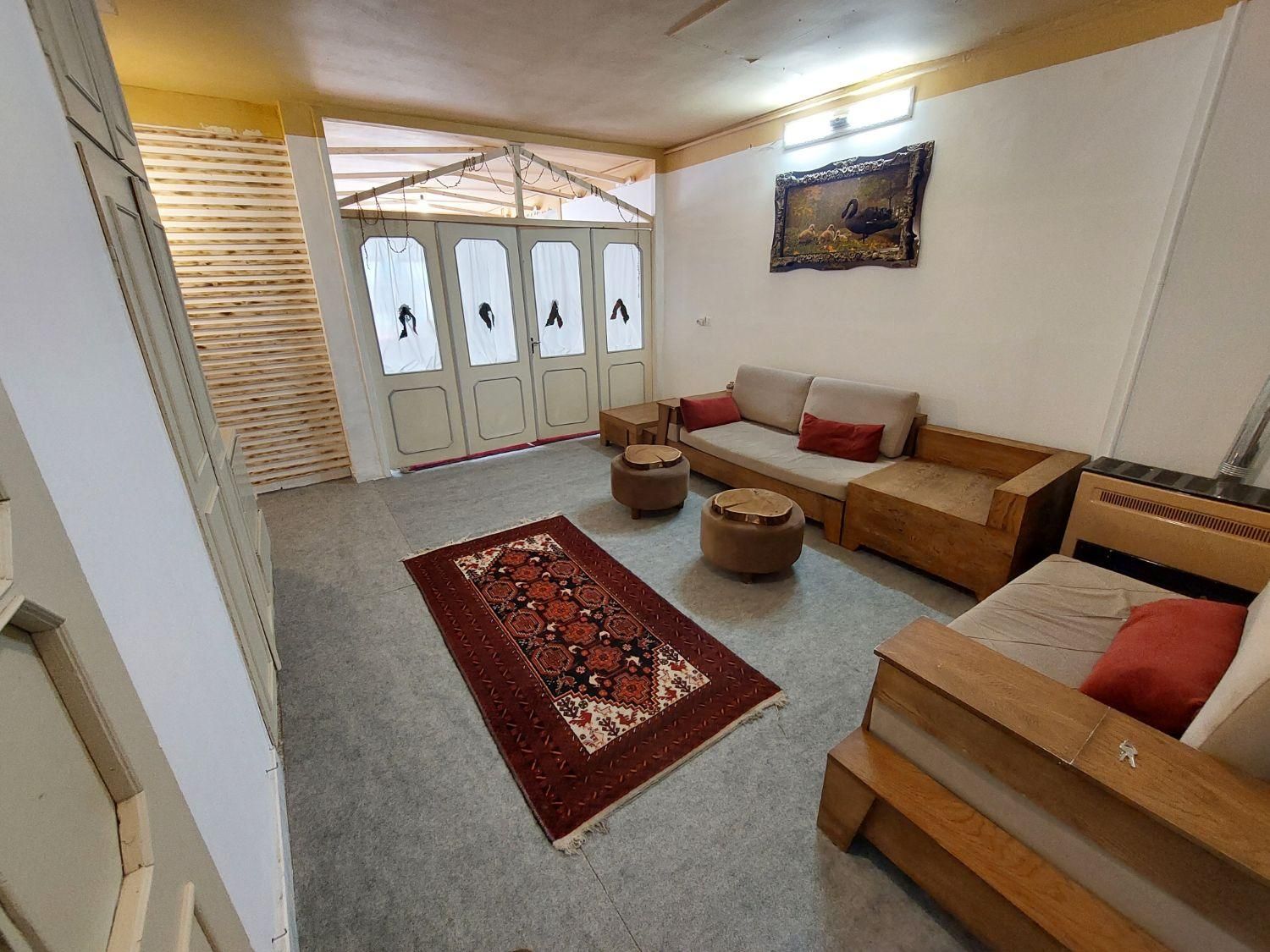 اتاق مستقل سوئیت همکف دسترسی به حیاط|اجارهٔ کوتاهمدت ویلا و باغ|مشهد, ولیعصر (شهرک غرب)|دیوار