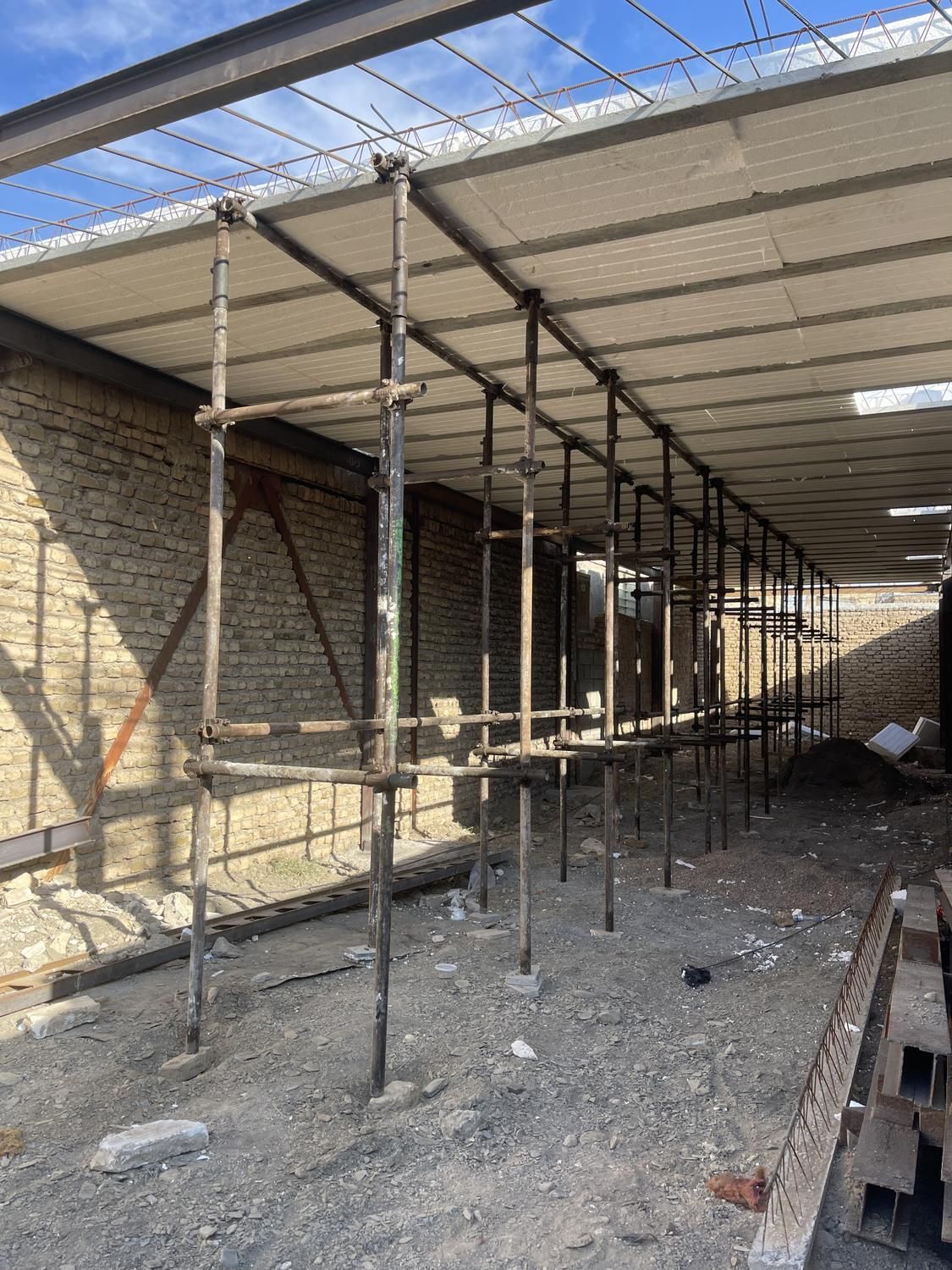 نصب داربست فلزی سعدی بلوار توس و کل شهر|خدمات پیشه و مهارت|مشهد, توس (بلوار توس)|دیوار