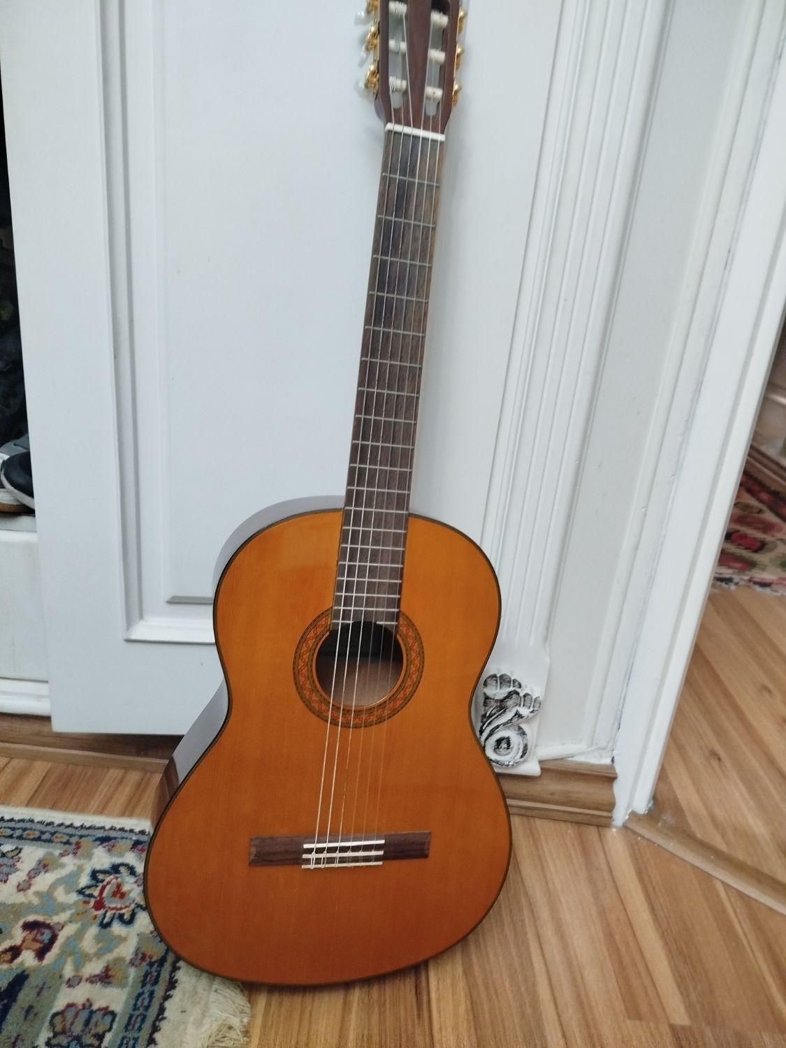 گیتار یاماها C70 نو|گیتار، بیس، امپلیفایر|رشت, گلسار|دیوار