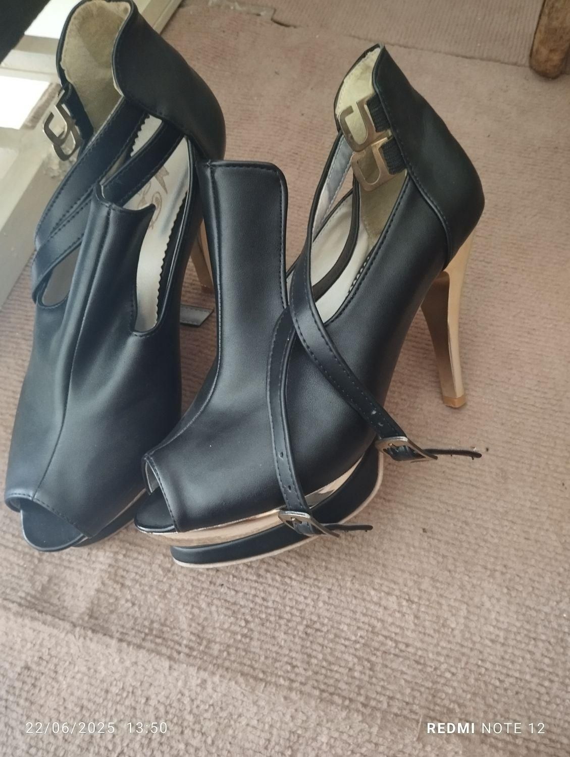 کفش زنانه سایز40هرکدوم200|کیف، کفش، کمربند|میانه, |دیوار