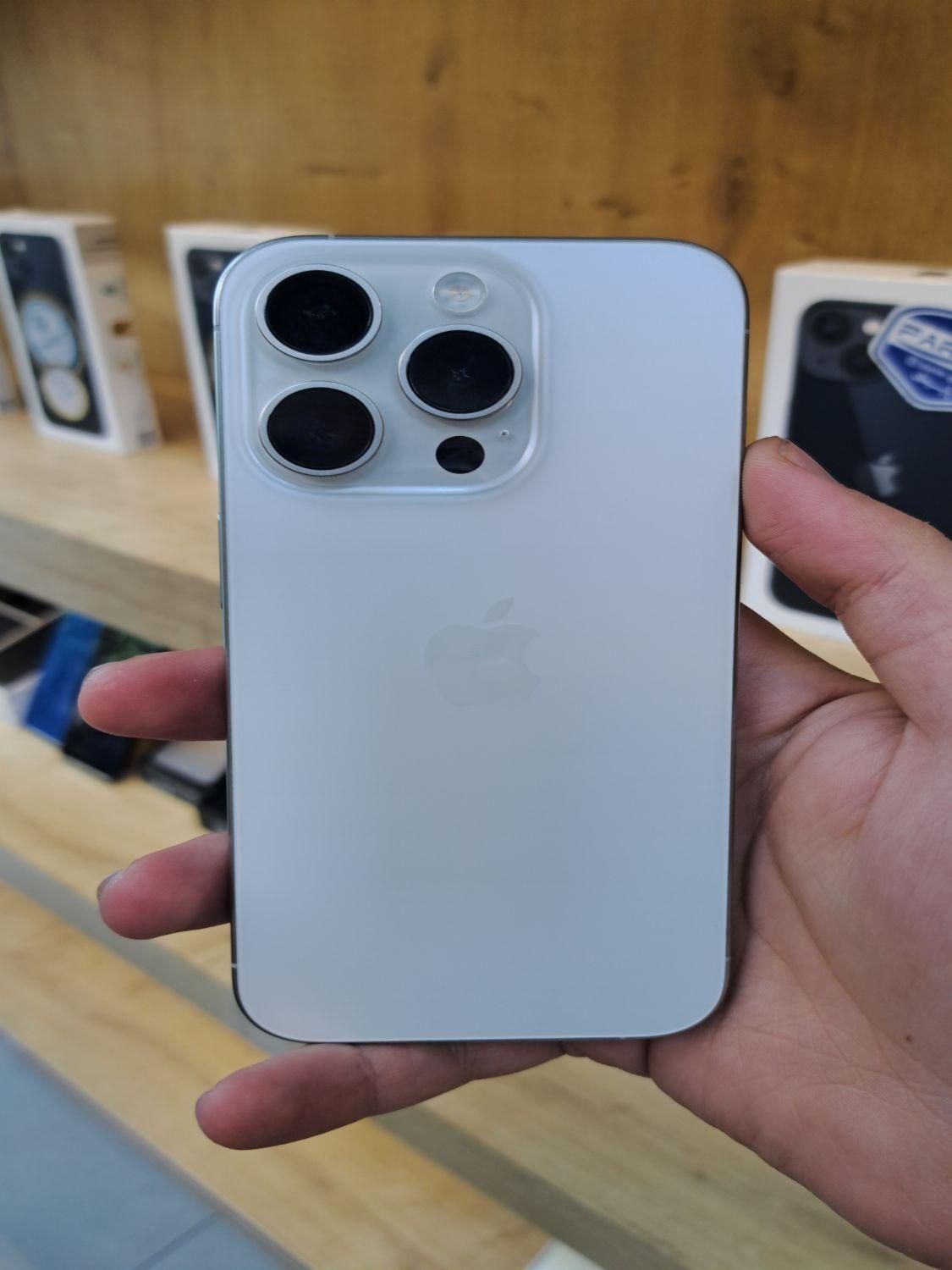 اپل iPhone 15 Pro با حافظهٔ ۱۲۸ گیگابایت|موبایل|اصفهان, احمدآباد|دیوار