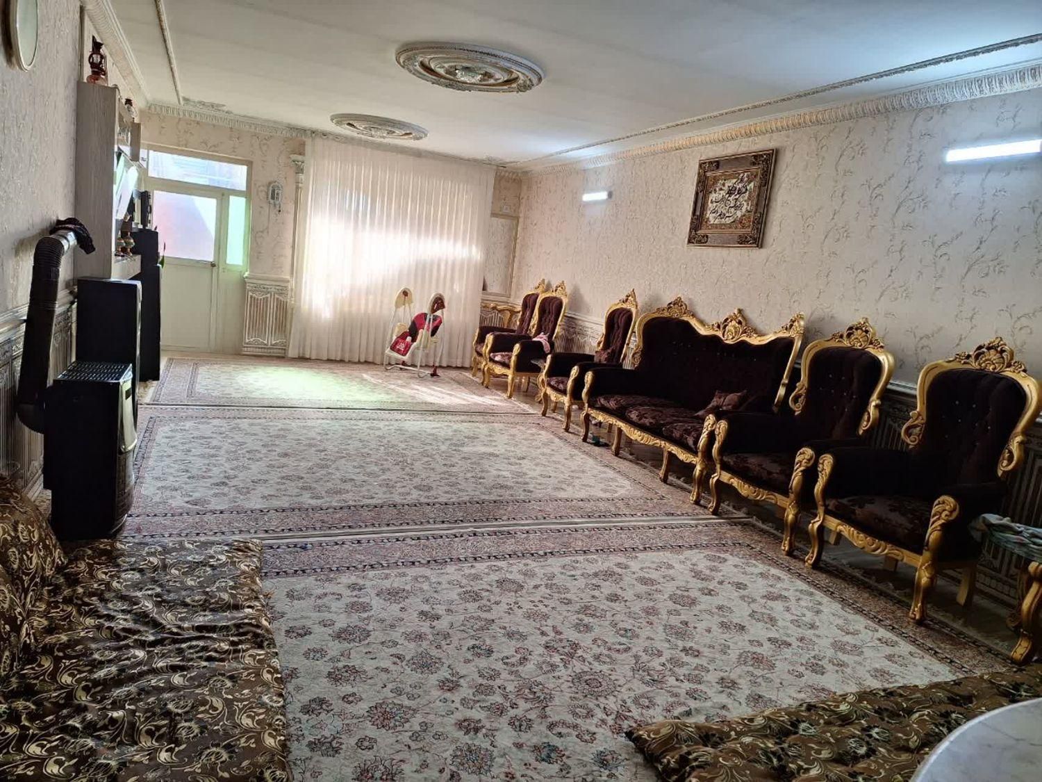 ویلایی ۱۲۵ متری. بازسازی شده .سنددار.|فروش خانه و ویلا|مشهد, حسین‌آباد|دیوار