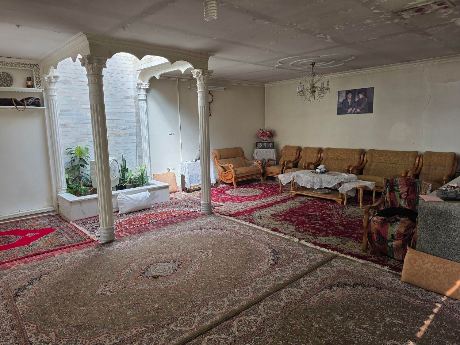 خیابان مولوی۱۸۰ مترخانه ویلایی بهمراه سوئیت مسکونی|فروش خانه و ویلا|اصفهان, شاهد|دیوار