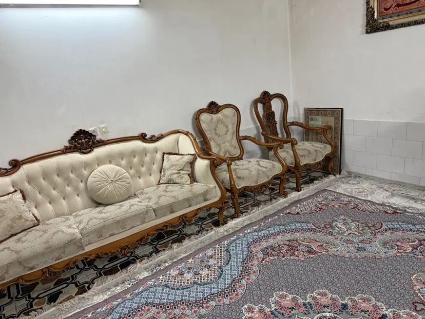 مبل سلطنتی چوب اصل راش و پارچه مازراتی نو|مبلمان خانگی و میز عسلی|یزد, |دیوار