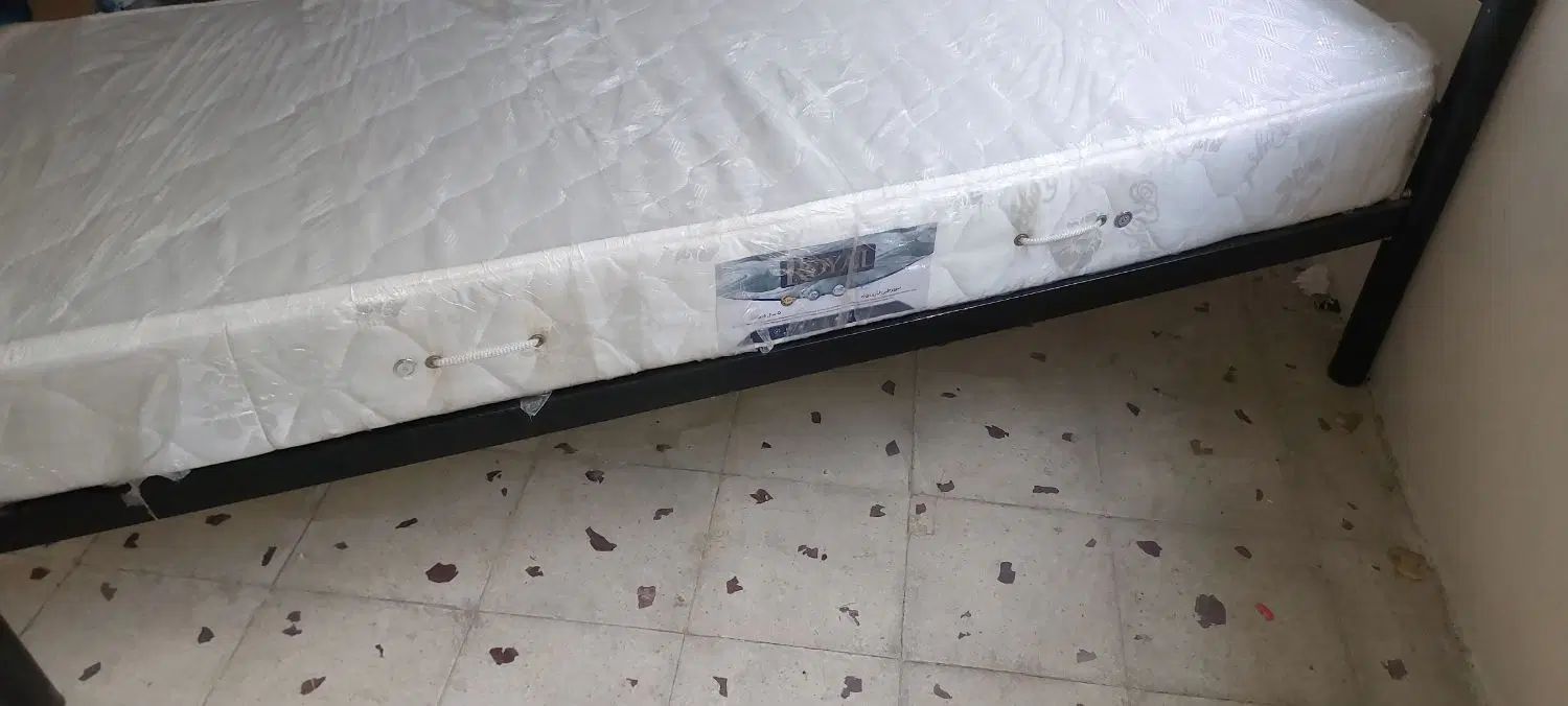 تخت 2طبقه و تشک طبی فنری رویال کفی فلزی فنس|تخت و سرویس خواب|تهران, خواجه نصیر طوسی|دیوار
