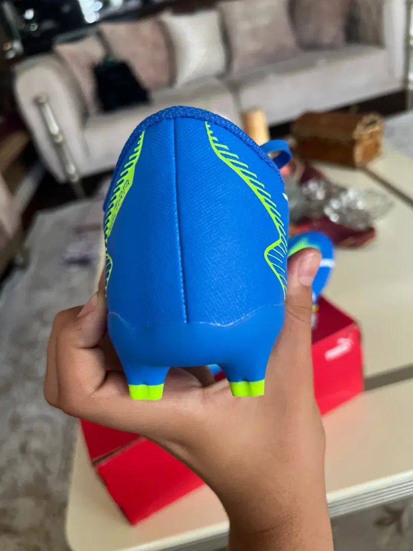 کفش استوک فوتبال اورجینال ساخت ترکیه puma ultra|کیف، کفش، کمربند|ساری, |دیوار