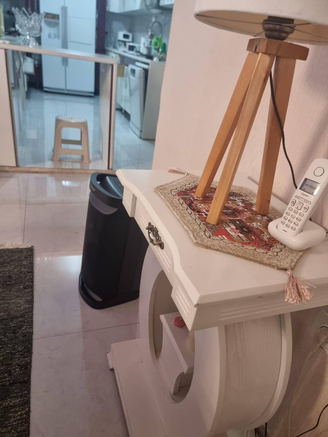میز تلفن چوبی به همراه آباژور|میز تلفن|تهران, پونک|دیوار