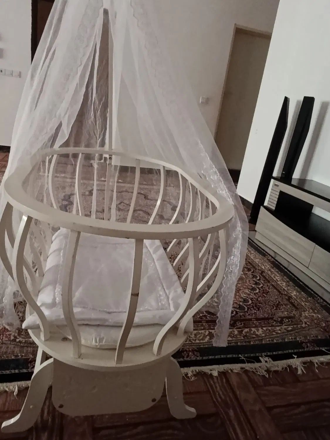 ننو گهواره ای نوزاددرحدنومناسب سیسمونی|تخت و صندلی بچه|قزوین, |دیوار
