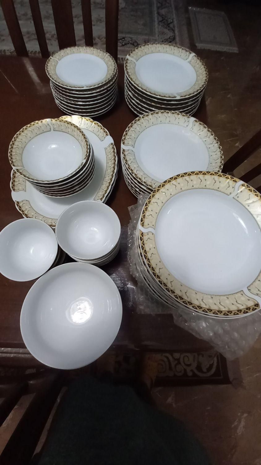 سه دست سرویس چینی مرجان|ظروف سرو و پذیرایی|چابکسر, |دیوار