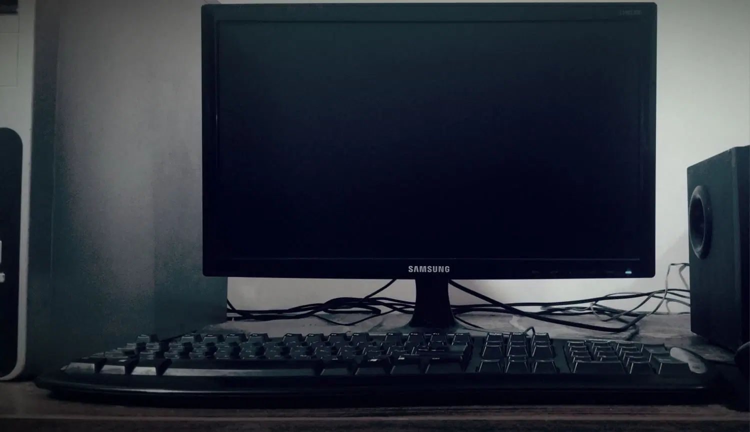 کیس کامپیوتر کامل +مانیتور ( LED ) ۱۹ اینچ سامسونگ|رایانه رومیزی|کرج, کمال‌شهر|دیوار