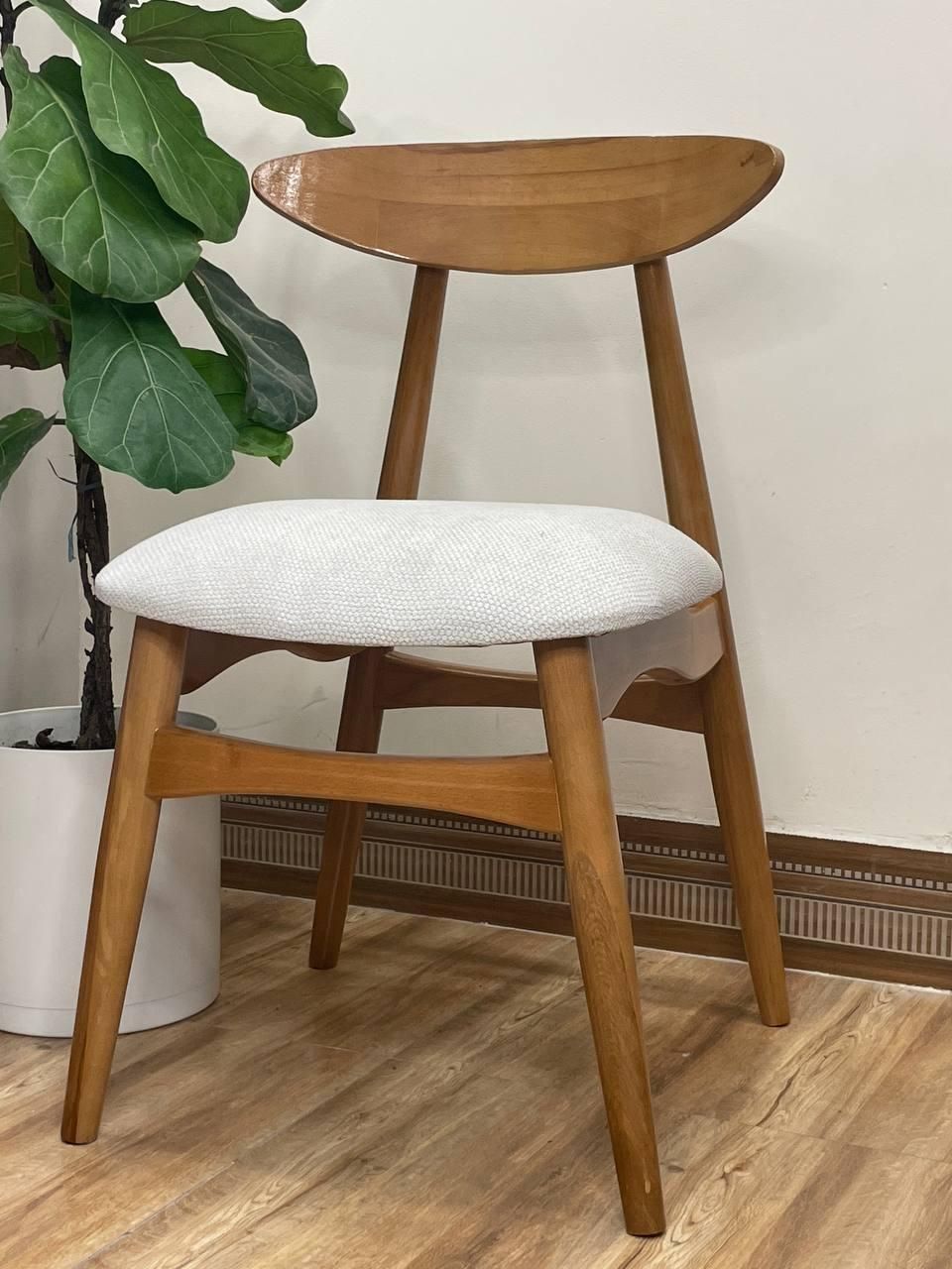 ناهار خوری تک دست ساز نگار|میز و صندلی غذاخوری|رشت, چله خانه|دیوار