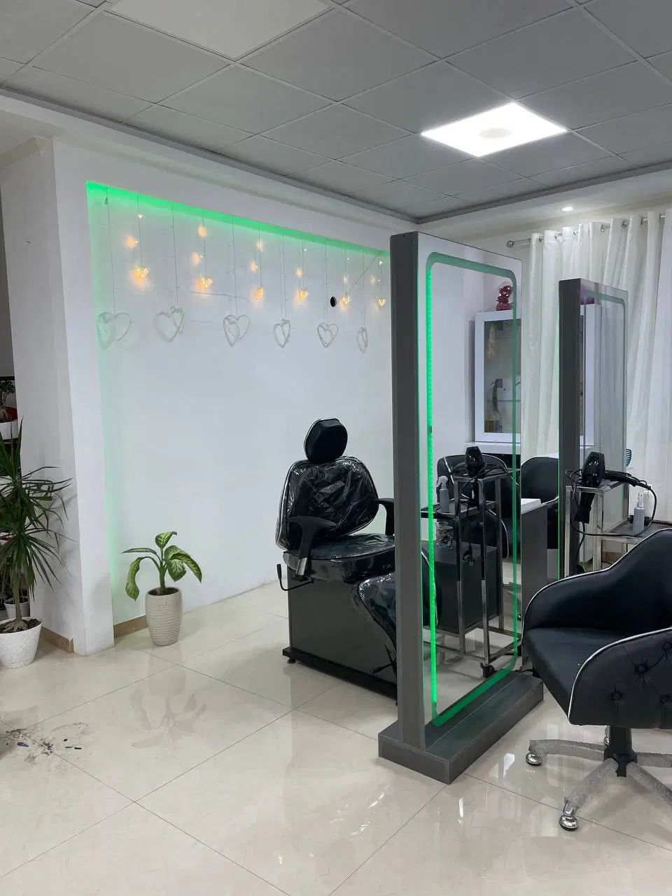 اجاره لاین ناخن میکرو و  اتاق مژه و فشیال|اجارهٔ دفتر کار، اتاق اداری، مطب|رشت, گلسار|دیوار