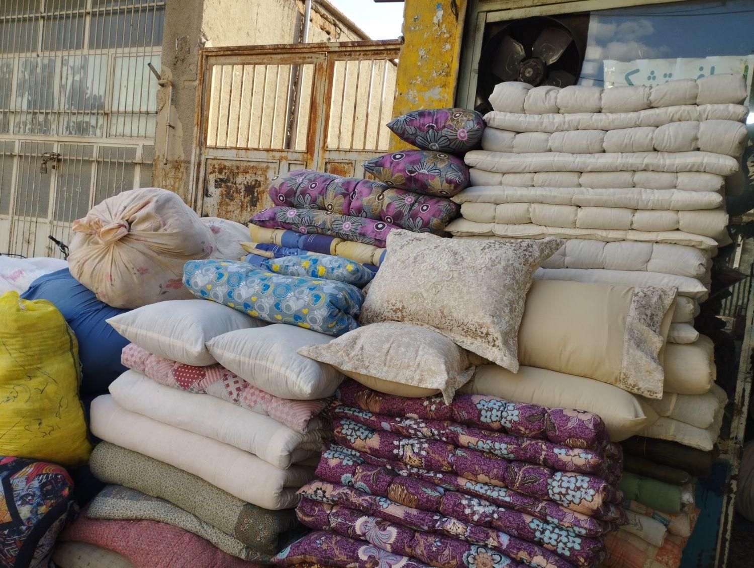 تشک بالش تعمیرات جهیزیه|رختخواب، بالش، پتو|همدان, |دیوار