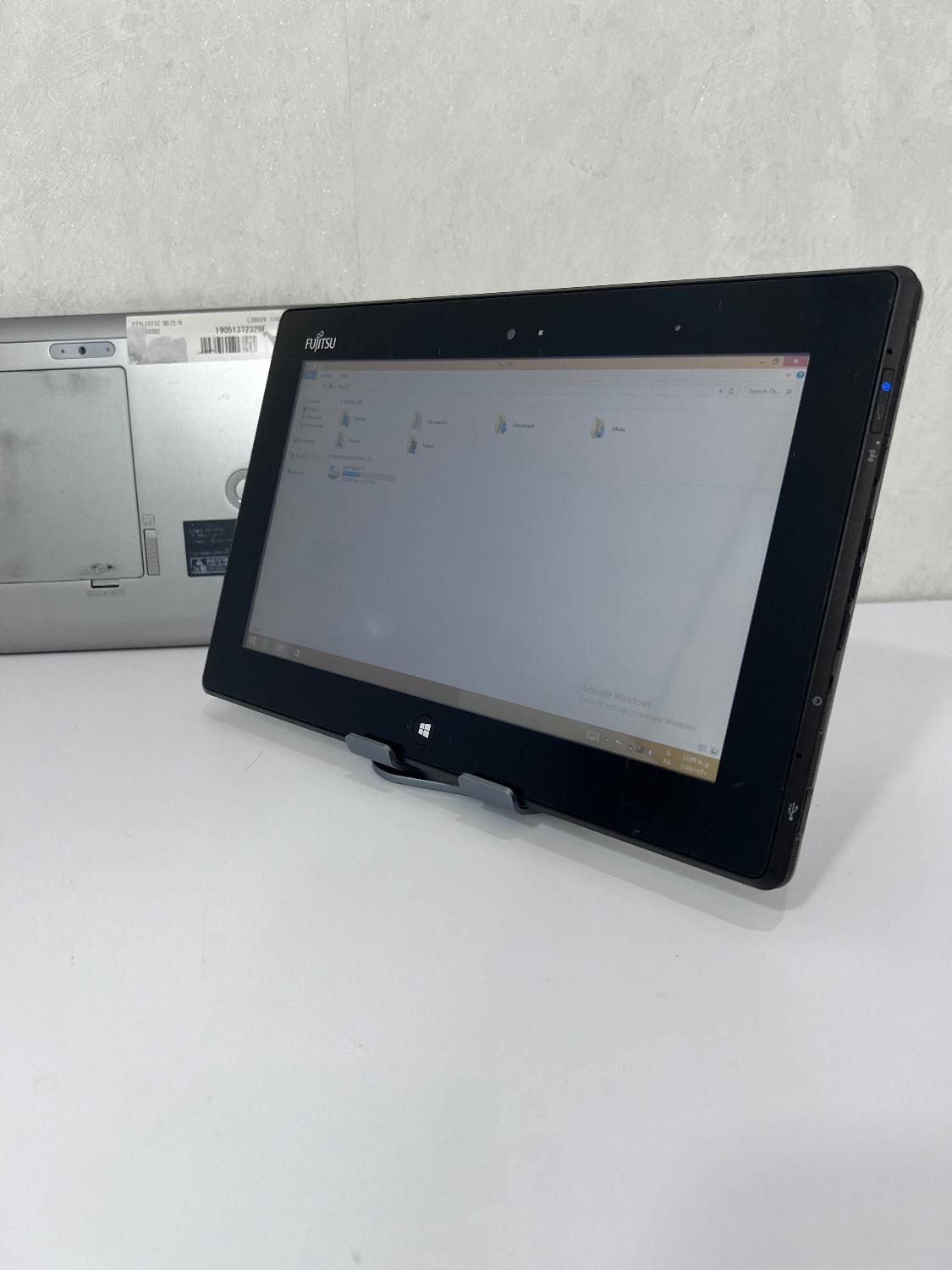 تبلت ویندوزی مدل Q572 دارای دو پورت usb|تبلت|شهرکرد, |دیوار