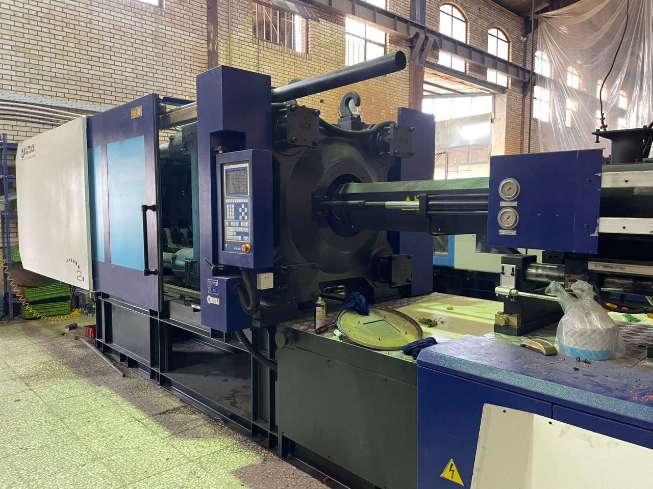 دستگاه تزریق پلاستیک هایتین 470 تن|ماشین‌آلات صنعتی|اصفهان, بابوکان|دیوار