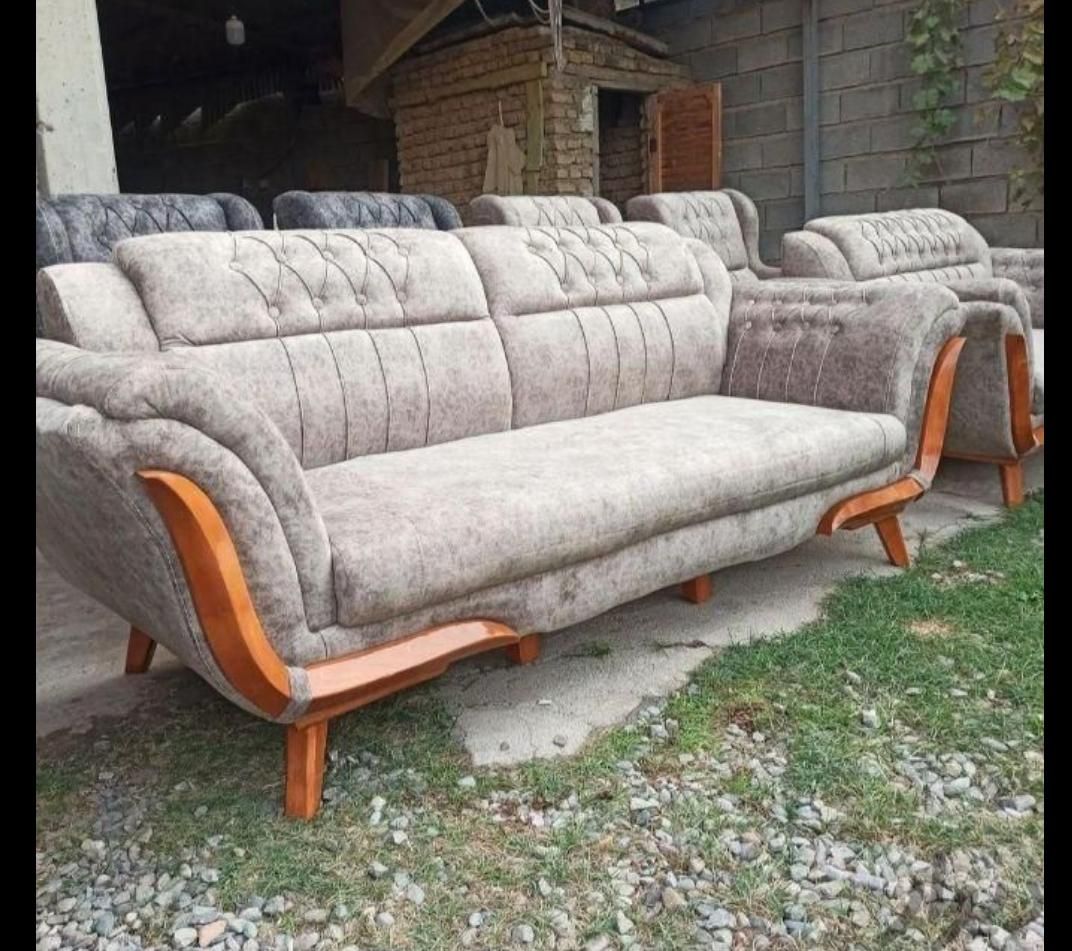 مبل راحتی با تنوع رنگ بالا|مبلمان خانگی و میز عسلی|پرند, فاز ۳|دیوار