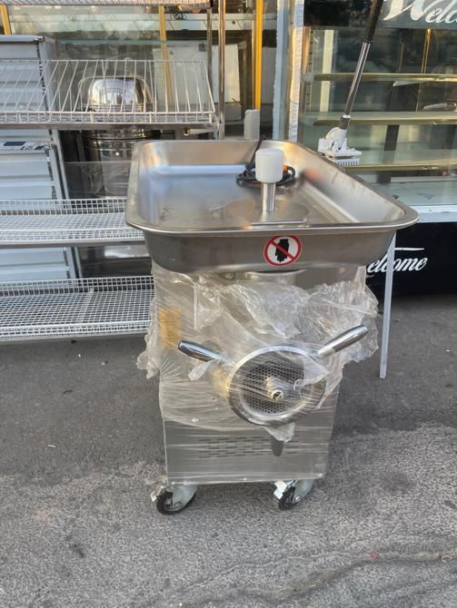 چرخ گوشت صنعتی و اره استخوان بر|فروشگاه و مغازه|شیراز, کوزه گری|دیوار