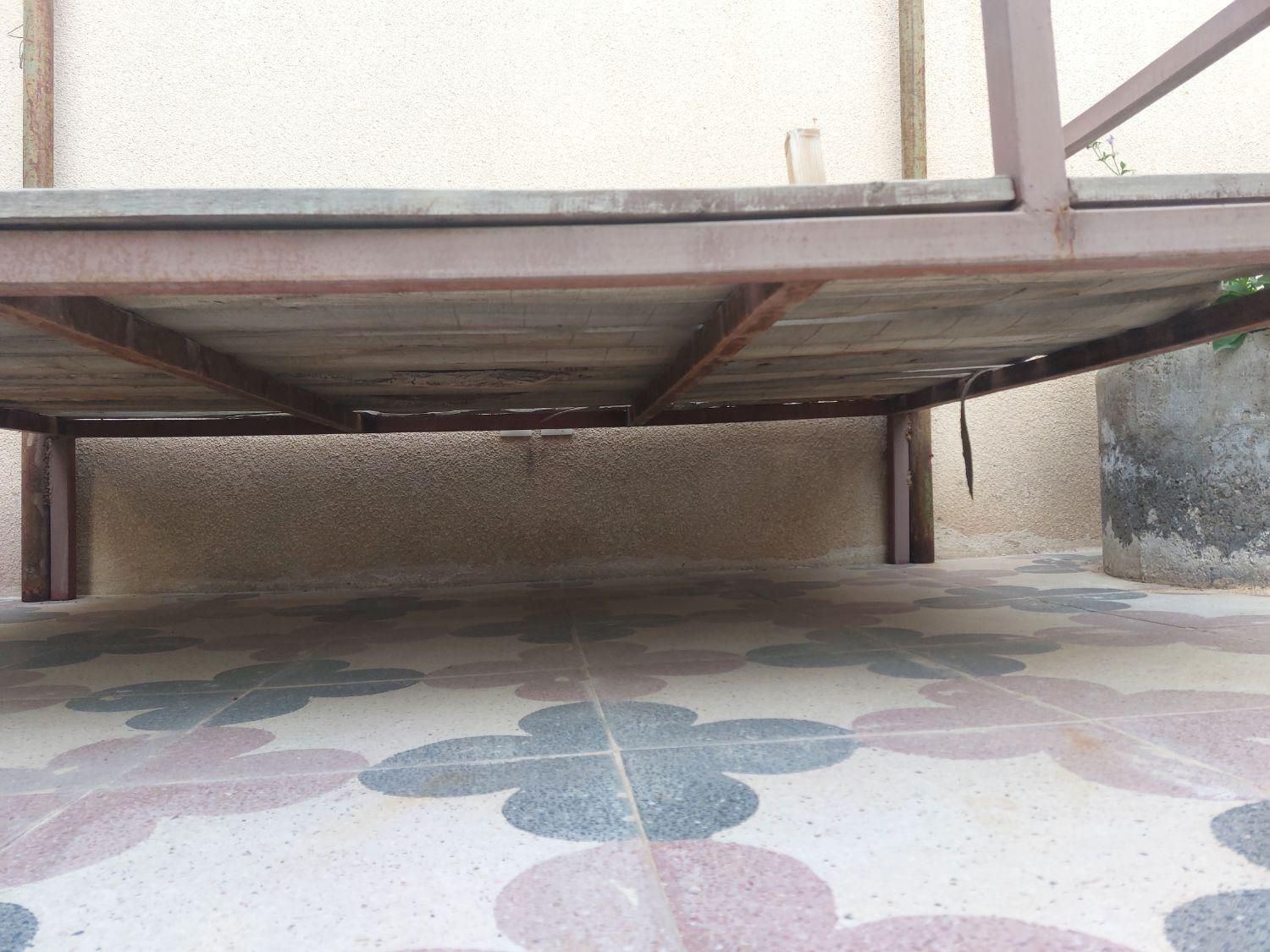 تخت آهنی|تخت و سرویس خواب|خمینی‌شهر, |دیوار