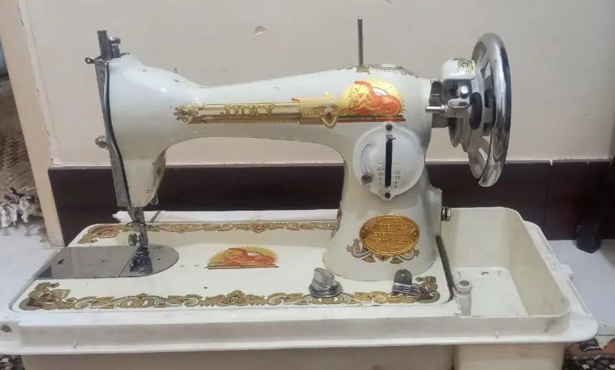دو عددچرخ خیاطی.سفید مناسب اکسسوری|چرخ خیاطی و ریسندگی|تهران, چهارصد دستگاه|دیوار
